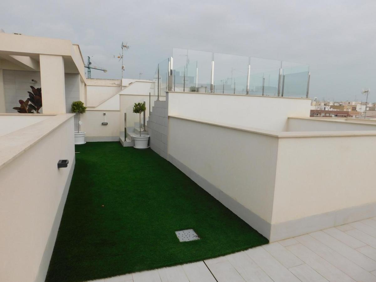Modern And Cosy Apartment Close To The Beach Торевиеха Екстериор снимка