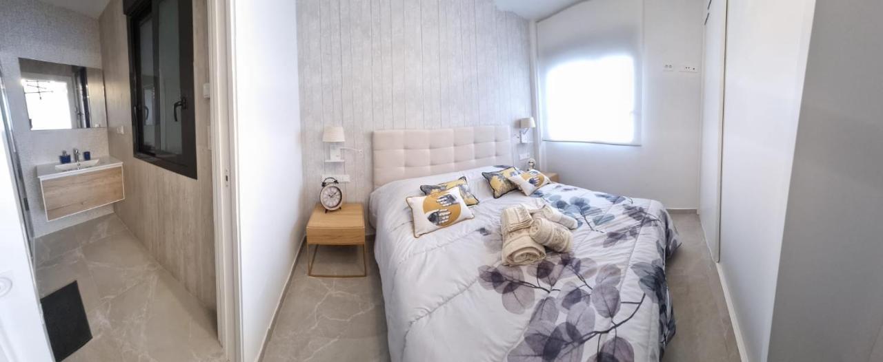 Modern And Cosy Apartment Close To The Beach Торевиеха Екстериор снимка